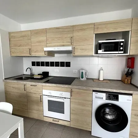 Apartment Lola - Cosy & 1 Bedroom Tias