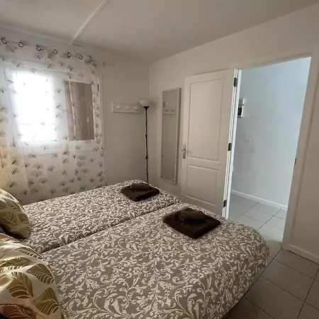 Apartment Lola - Cosy & 1 Bedroom Tias